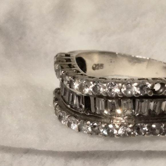 Ross Simons Baguette and round diamond ring - Picture 2 of 5